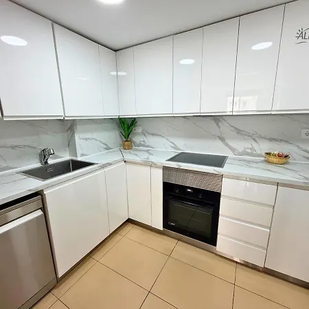 Ukelele - 6p Modern Flat With Pool & Parking Lloret de Mar